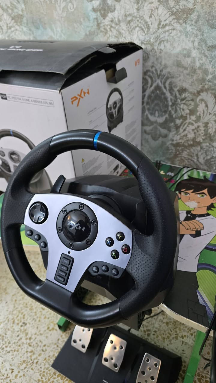 لسلام عليكم 
دركسون V9 كير عادي 3 دواسات اخو الجديد استخدام قليل جداً مع قرص سيارات The Crew2 المخصصه له 
السعر مع القرص 100 الف يشهد الله مشتري ١٤٥ والقرص ٢٥ 
المكان حله شارع ٨٠ متوفر توصيل كافة المحافظات وعلى الفحص تفتح وتشغل عجبك اخذه ماعجبك رجعه 
الاتصال ***********
