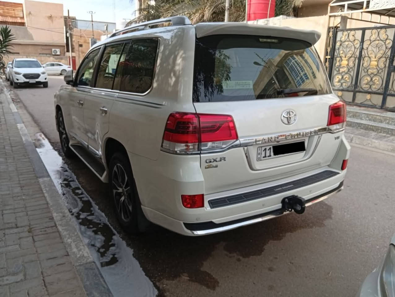 السلام عليكم
للبيع لاندكروزر موديل 2017
شركة ساز خليجي مال وكالة 
مكان سيارة البصرة
الاستفسار الاتصال
***********
***********
