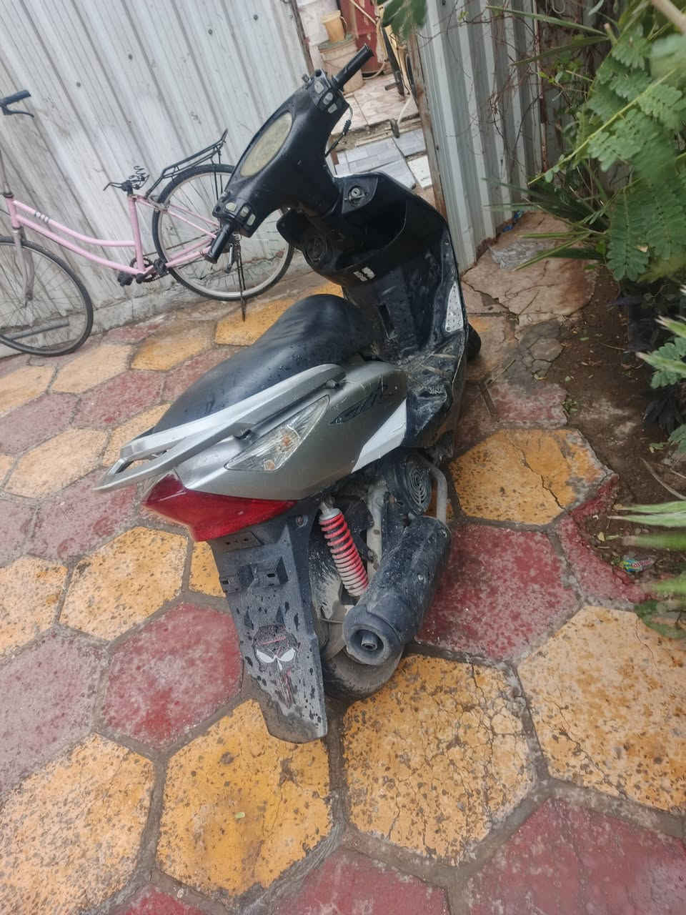 السلام عليكم دراجة حلوة سلف هندر كهربيات كلها تشتغل للبيع سريع ع بيعة مكاني بغداد  الشعلة حي الجوادين شلعة معدل فول كلشي بلاد 300سعر اي وقت نكرة سلف ***********
