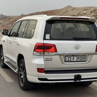 ونوشه • ٢٠١٧ • ١٣٠٠٠٠ كم