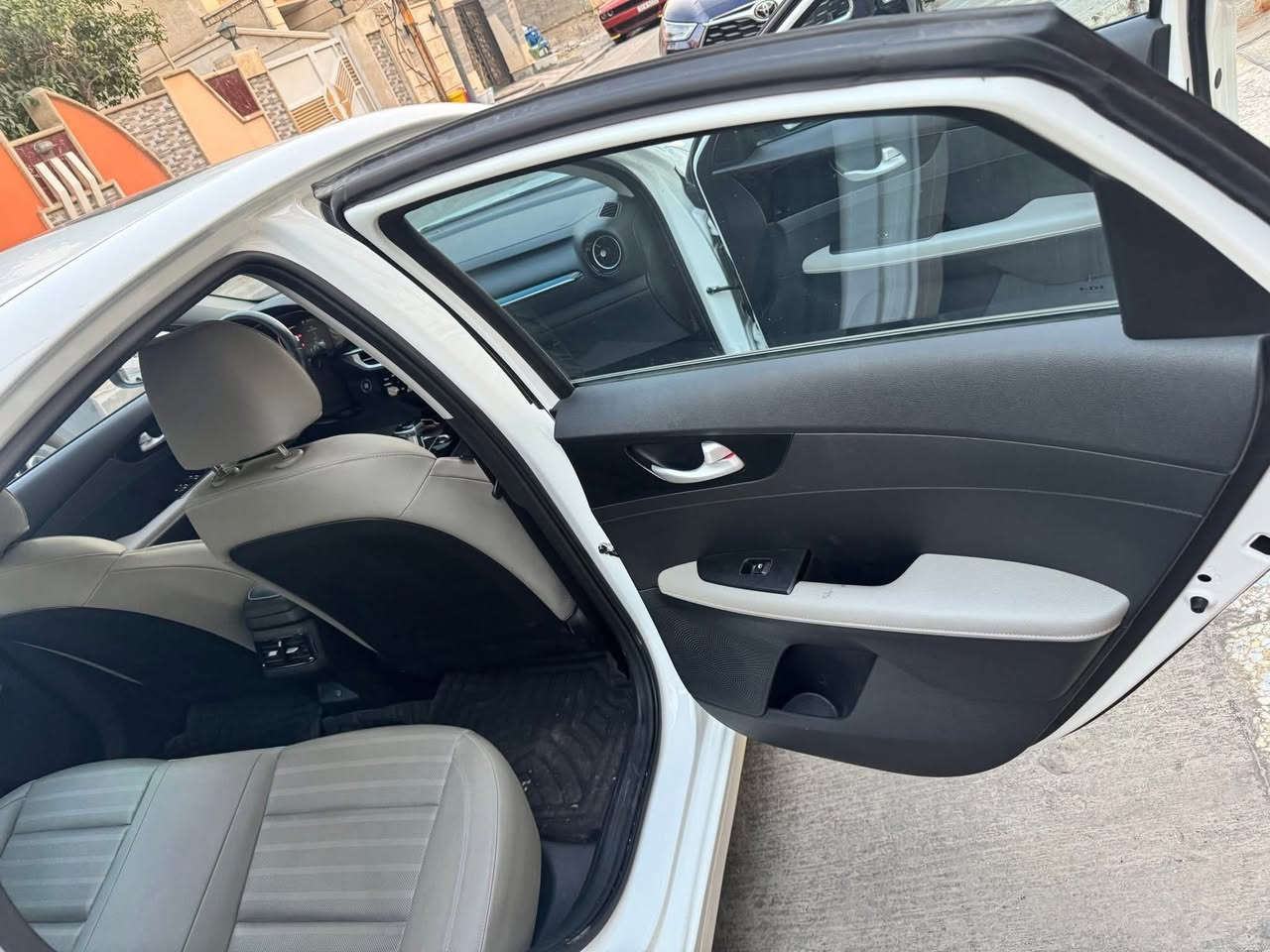 كيا كي ثري K3 موديل 2022
الي تجي فول  مواصفات تحكم ستيرن كامل سلايد فتحة 

.

محرك 1500 دبل نوزل كير 8 نمر 

رقم اربيل بأسمي تحويل مباشر

 ماشية 30 الف 

 

🔴المواصفات 

✅️فتحة

✅️شاشه كامرة 

✅️تبريد قطعتين + لمس

✅️تحكم ستيرن جهتين 

✅كروز ️مثبت سرعة 

✅️بصمه أبواب و بصمه تشغيل

✅️شاحن واير لس 

✅️شاحن تايب سي شحن سريع 

✅️كير طياره 

✅️يدات نيكل 

✅️شاشه بالكير

✅️لايت لد زينون 3 عدسات متحركة + الخلفي هم لد متصل 

✅ أشاير لكزس️ متحركة 

✅المري الجانبية بيها ️اشاير + هيترات 

✅️صندوك ذكي بصمة ( يفتح عند الاقتراب )

✅️كشنات جلد أبيض وليس أسود 

✅️سايد بريك بصمة

✅️أوتو هولد (auto hold)

✅️درايف مود 4 وضعيات

✅️(sport+eco+smart+comfort)

شاشة عداد دجتل 

وبيها بعد مواصفات 

⬅️ السياره بدون أي صبغ 

 رقم صاحب السيارة 7750306640 بي واتساب 

 📌 المكان بغداد حي الجهاد 

السعر 136


**إذا كنت صاحب هذا الإعلان وتريد حذفه لأي سبب، رجاءا أرسل رسالة إلى الدعم الفني**