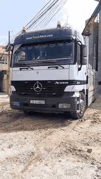 للبيع سيارة موديل2001 سنويا جديد لغاية 2030  كرين بافنكر حجم 20 اربعه ...