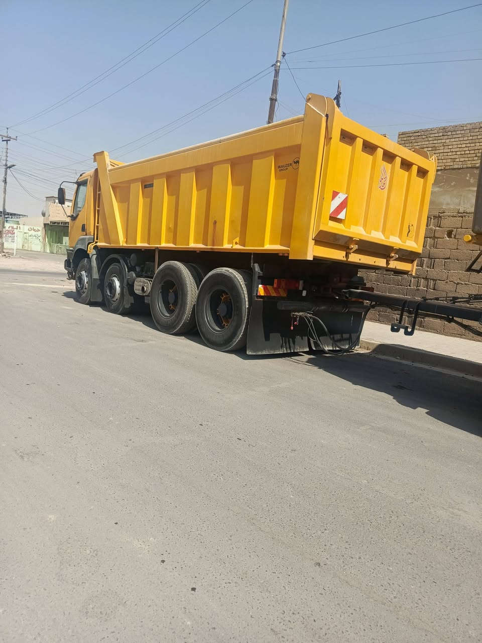 سلام عليكم البيع رينو قاطرة مقطورة مربوطه 3 الوحات رقم نكليزي  سيارة خير من الله  جاهزة العمل    رقم الهاتف ‏‪***********‬‏
