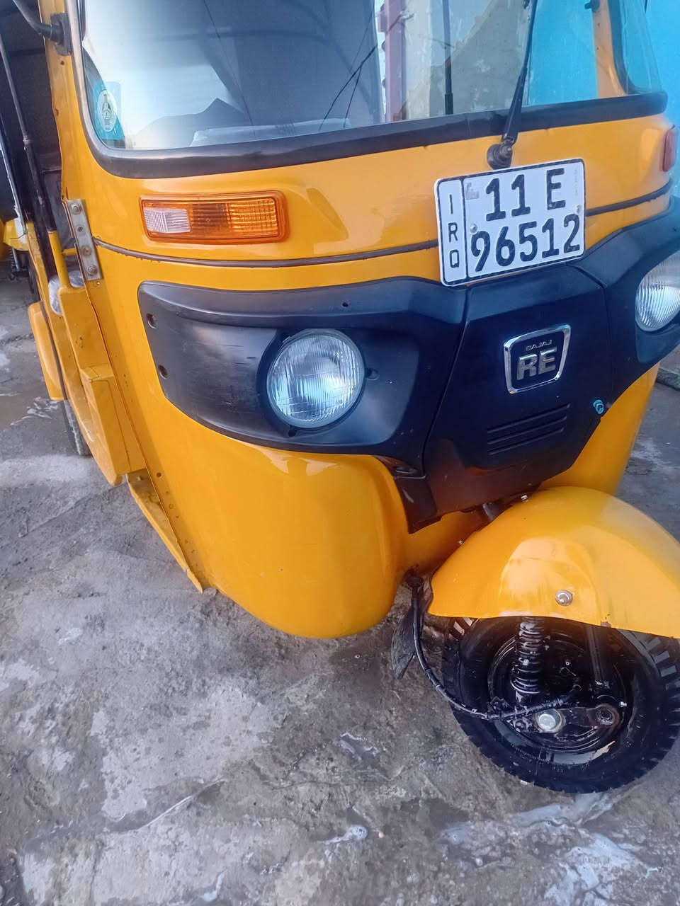 سلام عليكم ورحمة الله وبركاته
تكتك موديل ١٩ شهر  ١٢ دخول ٢٠
رقم وسنويه تحويل ثاني يوم 
رقم الإنكليزي 
كير مكينة لاتنقيص ولاتبخير 
كشر نضيف وبلادي وكفاله لاضربه ولاصبغ 
تخم تاير جديد دوشمه كامله مكمله كبل لشارع
شرط اتراي ٣٢ نضيفه حيل
 مكاني بغداد الغزاليه 
***********
