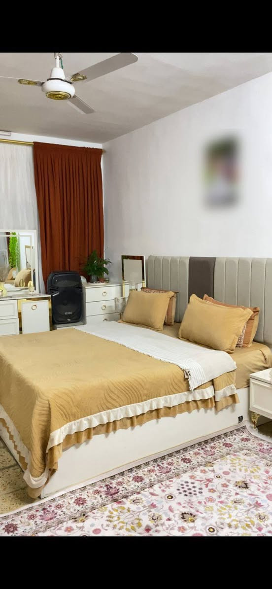 اسلام عليكم .مشتمل للبيع في شعب بحي تجار خلف نادي العربي /مساحه 80/واجهه 4/نزال 20/تفاصيل مشتمل /يحتوي على طرمه /استقبال/حولي/يحتوي على ثلاث غرف /او خدمات/للاستفسار مكتب شعب للعقار/بادره ابو ريحانه ***********/خاص /***********واتساب
