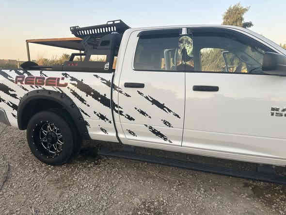 سلام عليكم 
دوج رام موديل 17ماشيه 
96ميل صور الحادث بل منشور وكلشي واضح 
سعر 190وترهم مراوس 
***********
