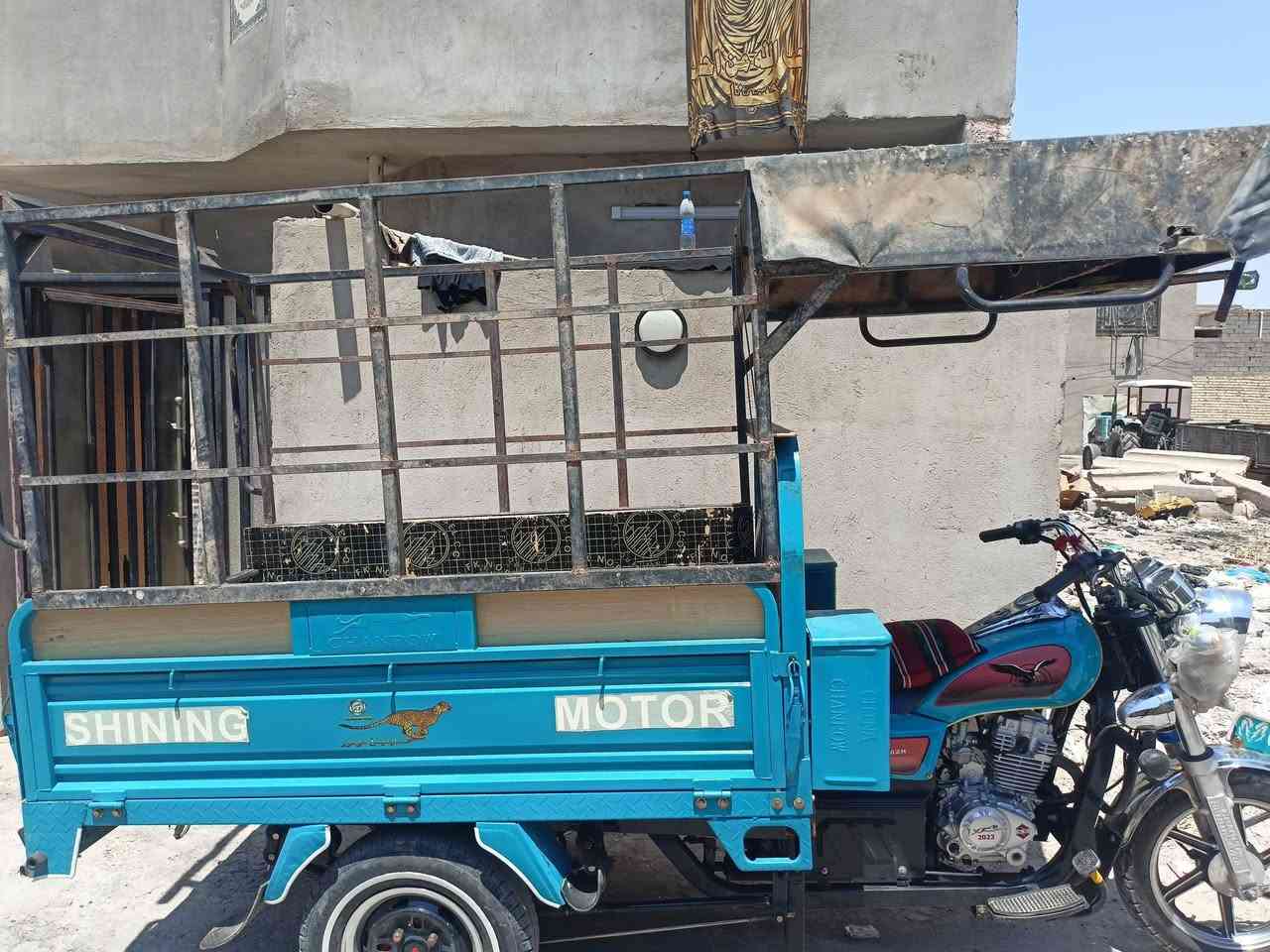 سلام عليكم شباب عندي ستوته لبيع 2023 صقر ستوته جديده ما مدوده عليه سبانه ستوته كامله من كلشي تجي شوفه احله من صور اوراقه 7 كاملات رايده 3 ملاين بيه مجال شلع عيوني مكاني بغداد منطقت الحميديه رقم الهاتف *********** تصل وتدلل
