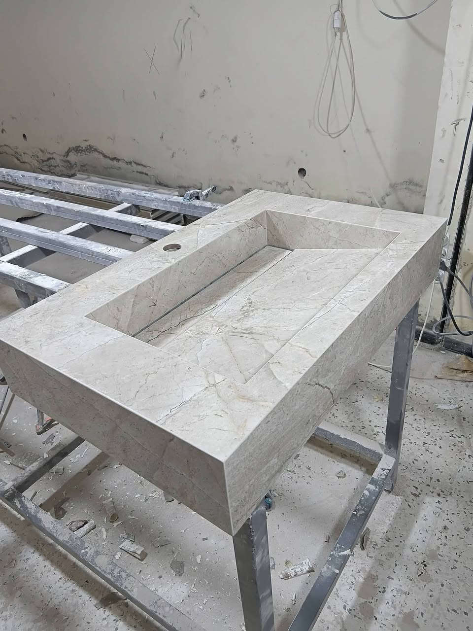 متفرق حاليا  لكافه اعمال السيراميك والبرسلان 
رفوف مغاسل ديكورات شلالات 
*********** وتساب
***********وتساب
