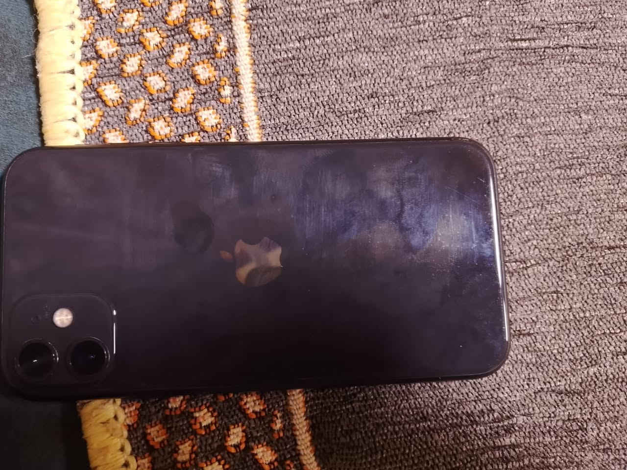 ‏سلام عليكم الجهاد للبيع iPhone 11 جهاز نظيف جديد بدل بس بطارية وشاشة كم بالصورة نقطة الشاشة مني جاءك 128 جاء جديد بطارية 86    ***********￼
