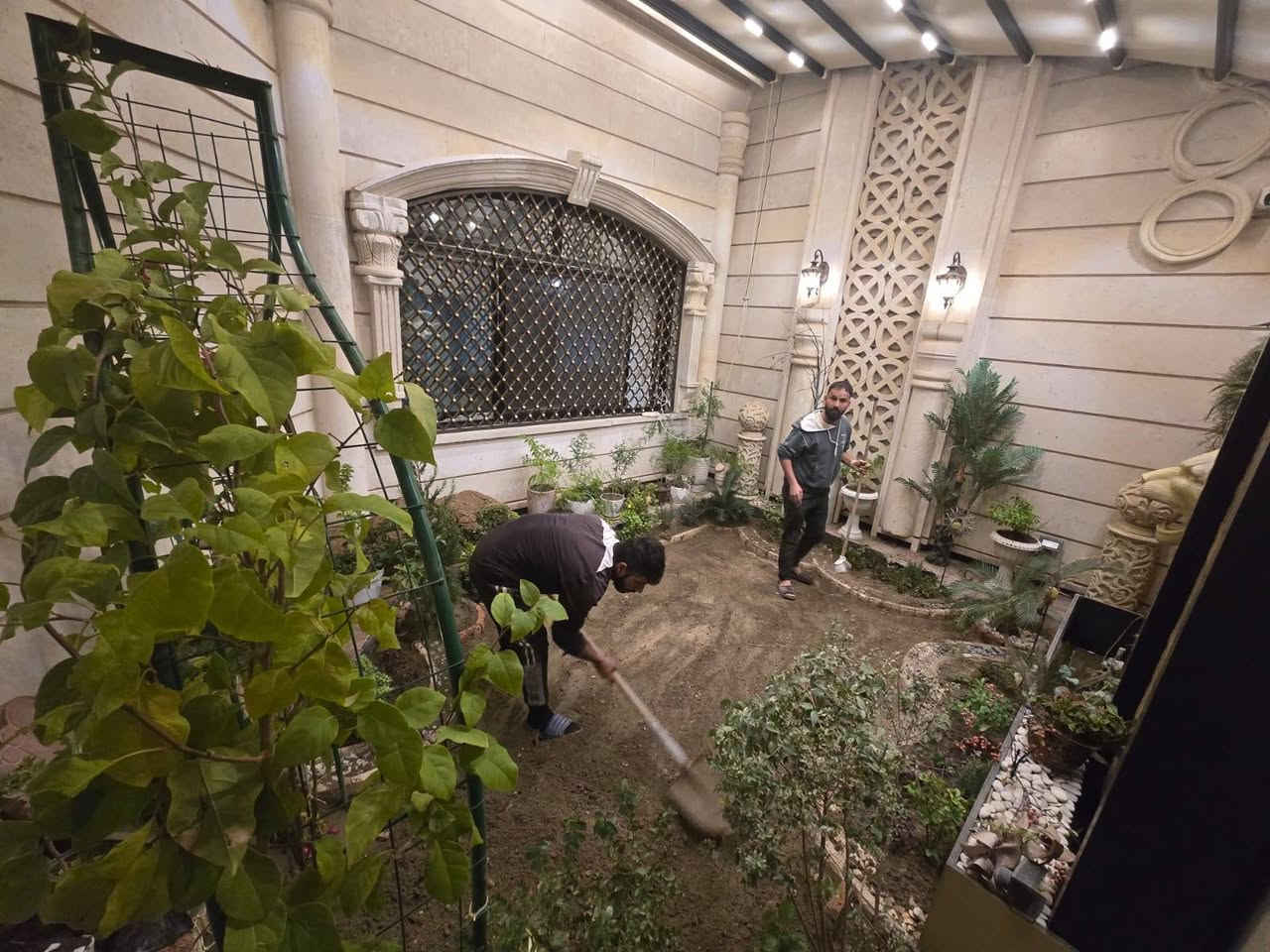 عمل وترتيب حدائق
تنظيف. وتقليم الحدائق
عمل منظوات سقي 
عملنا داخل كربلاء
***********
