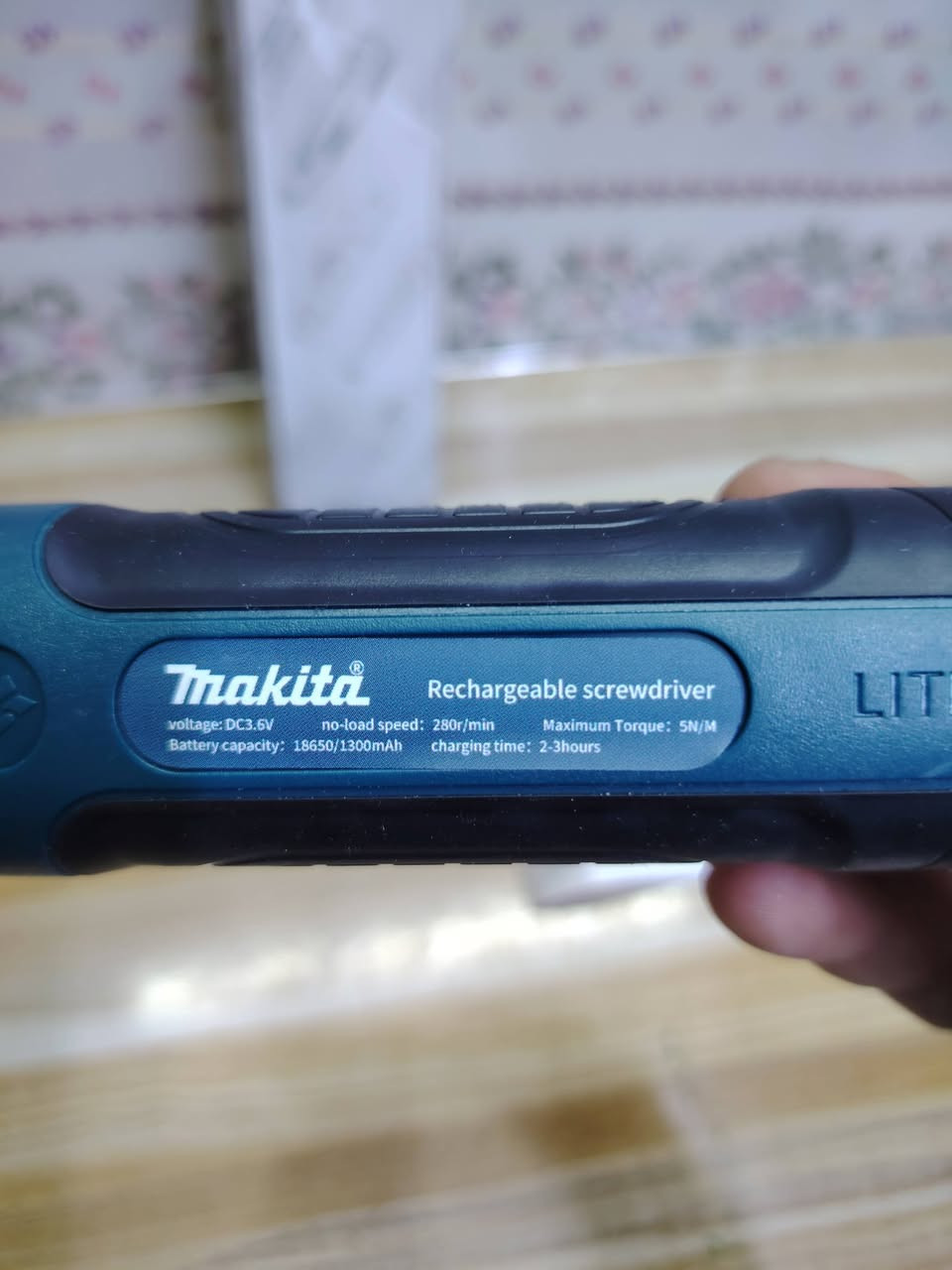 درنفيس شحن مفك براغي كهربائي لاسلكي جديد من ماكيتا 3.6 فولت - شحن سريع، أداة كهربائية 1300 مللي أمبير موضح بالصور السعر 20 الف للطلب او الاستفسار التواصل عبر رسائل الصفحة متوفر توصيل بغداد ومحافظات 👍 #تابع_الصفحة_يوصلك_كلشي_جديد


**إذا كنت صاحب هذا الإعلان وتريد حذفه لأي سبب، رجاءا أرسل رسالة إلى الدعم الفني**