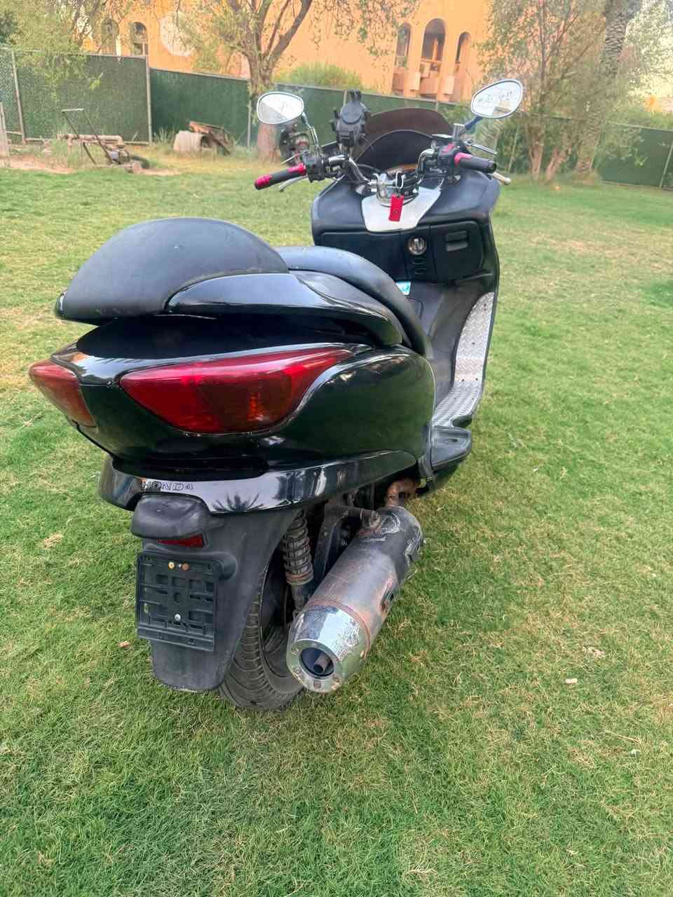 للبيع فورزا08 مفتوحه. بس مجفته تجفيت اصلي رمبه.  دراجه بيه شي واحد بس لو فيت بم لو جويتر بس هيه تشتغل مابيه شي  بس تجي ساعات شويه متشتغل وره مده قصيره ترجع طبيعي  واني ما اعرف بيهن. وعندي شغل. تجي انته تكلبهه وتشوفه  اوراقه جاهزه  ابيع كوم حديد.  حط السعر الي يرضي بي الله 
 بغداد حي النصر شارع السياحي
***********
