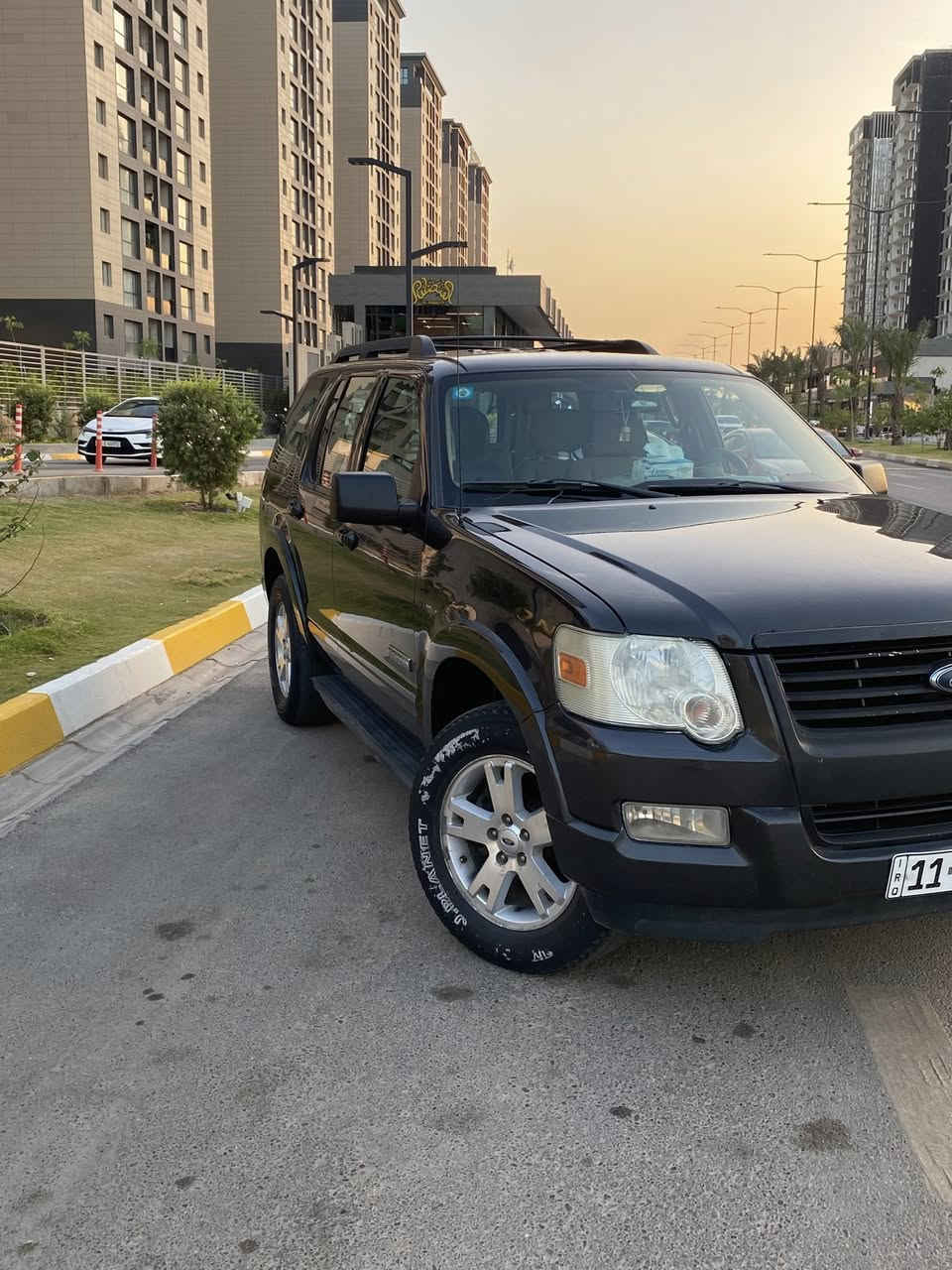 السلام عليكم
فورد اكسبلورر 2007 
محرك 4.0 v6
السياره كلين بدون ضربه وصبغ كفاله عامه 
كير محرك بحاله ممتازه 
صدر امامي خلفي بحاله جيده 
تبريد ثلج
السياره شغل واطلع متتعبك نظيفه كلش ومعتني بيهه ع اخر حبه للبيع او مراوس
السعر :99 ورقه وبيهه مجال 
للتواصل :***********
مكان السياره بغداد حي العامل
