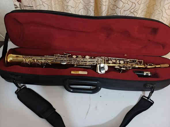 ساكسفون كما موضح بالصوره اله جديده ممستخدمه ولا ثانيه للبيع مكاني واسط سعر 250 بيها مجال قليل موجود خاص اتصال ***********
