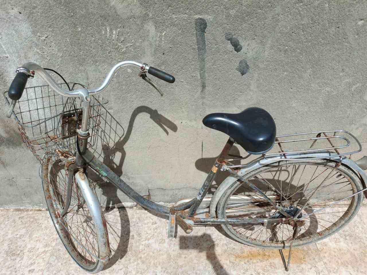 للبيع سياحي حجم 26 سعر قفل 50 بايسكل شغال مكاني ابو خصيب طريق الوسطي ***********
