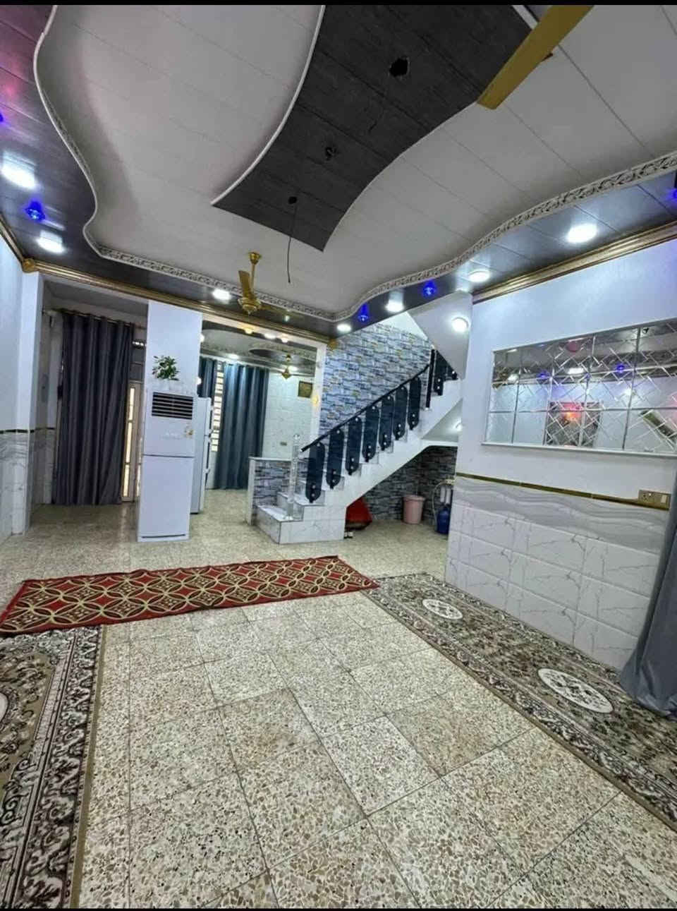 مكتب العراق للعقار عمودشارع الصب
مساحه 360 متر 
 بسعر 77وبي مجال
***********

 

✅ مشمول بقرار التطويب بيت بناه طابوك صب كونريت بناه جناي 

مقابيل قريت الغدير نجف

البناء 🏡 
غرفه  4/صاله/مطبخ 2/  صحيات4داخل وخارج /وستقبال 
بناء طابوك نهروان / اساس + سقف كون*********** واتساب وتصال 

ألخدمات 🏡 
ماء/كهرباء/مدارس/سوق/تبليط/لحد الباب
