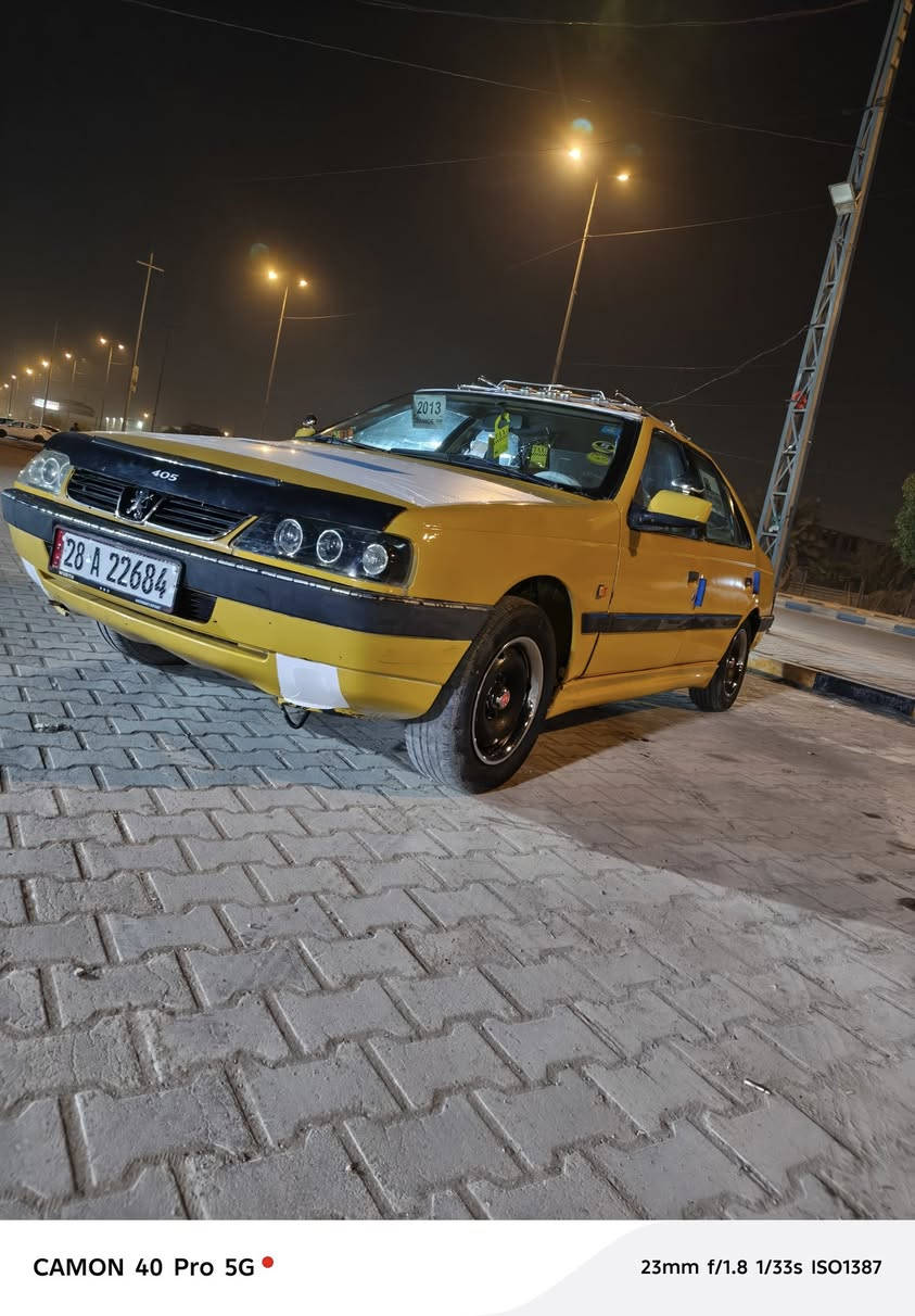 بيجو 405 رقم دولي هيئه وغرامه ماعليها بس 40 الف سياره جاهزه كير ومكينه وكهربايات تدفئه تبريد كلها شغاله سنويه لل 2030 راعيها بلنجف يمي مكاني نجف بيع او مراوس سعرها 35 وبيها مجال ***********
