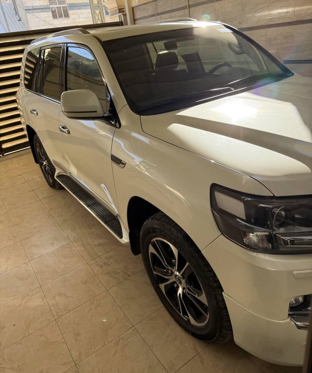 لاندكروز 2021 
بحريني فول مواصفات 
خليجي مكفول 
من كلشي 
ماشيه 63 
الف كيلو متر حقيقي 
كشنات جلد فتحه ثلاث شاشات 
ثلاث قطع تبريد صندوق كهرباء كاميرا خلفيه شاشه ابل كار بلي بلوتوث واي فاي خزن ميموري 
مري جانبيه كهرباء فورويل مودات قيادة ثلاجة 
تايرات دانلوب شادلها جديد  لايتات زنون ليد نهاري 
كراند تورنك شاشه ليزريه 
رقم بغداد باسمي تحويل مباشر
السيارة جداً نظيفه استخدامها قليل مال بيت 
محرك 6 سلندر
السعر 625
مكان السيارة بغداد 

***********
