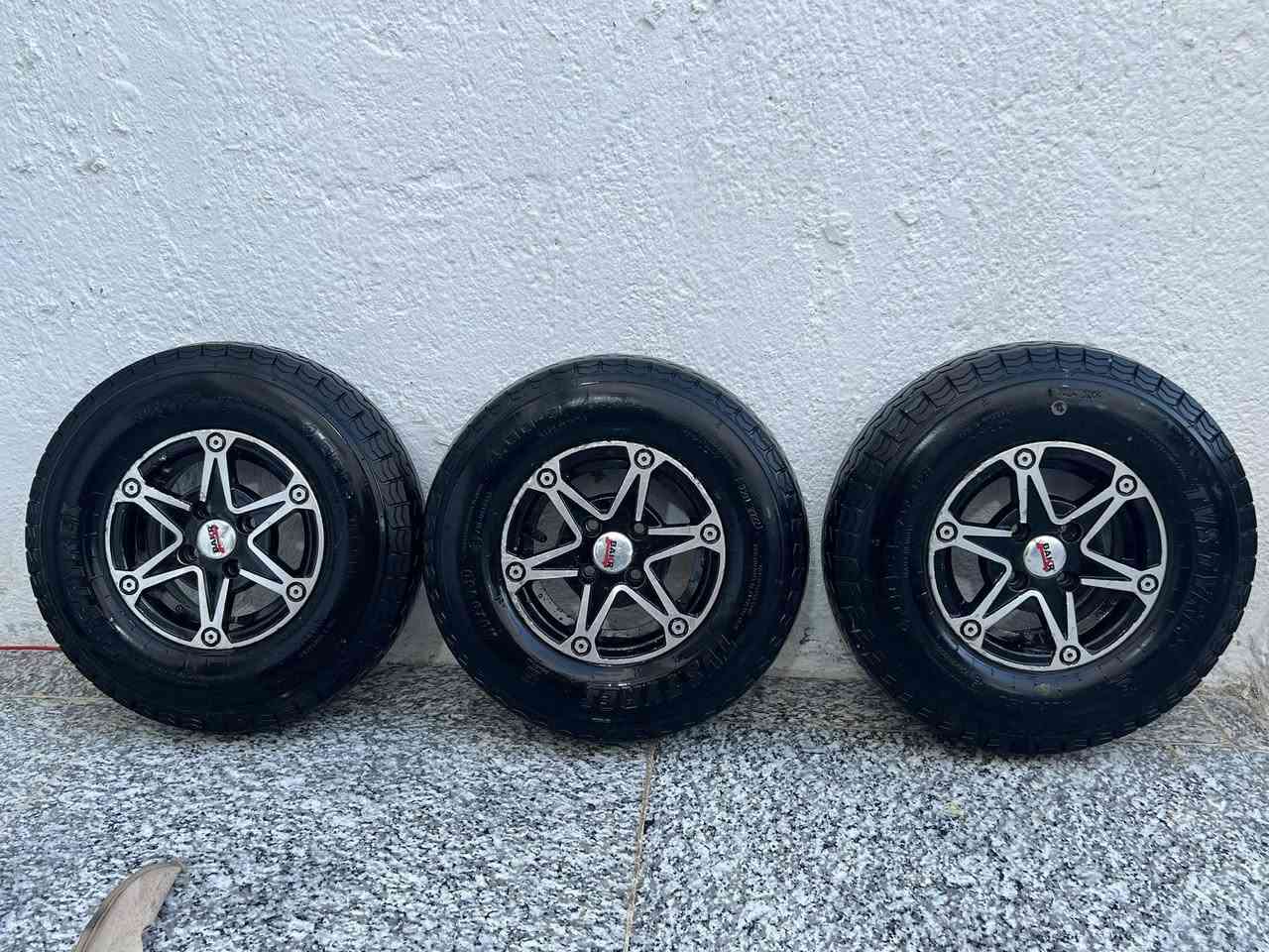 السلام عليكم
تخم تايرات وويلات نجمي جديد نضافة 100‎%‎

السعر 110 

العنوان البصرة قرب المدينة الرياضية 

***********
