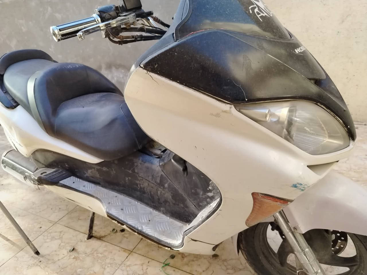 فوزه 0.8 لبيع دراجه مكينه مكفوله جويتر 1.ونص دراجه بس كفرات تعبانه مكان حي الحكيم رقم *********** سعر 725 بيه مجال
