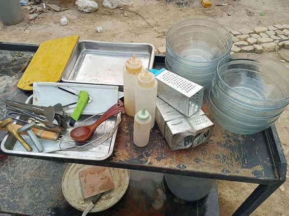 غراض كافتريه للبيع 
١.جمبر مال جاي وكهوه
٢. كراسي عدد ٩ مع ميز ٢
٣. ميز حديد ٢
٤. اعلان ضوئي
٥. نواعم هواي 
مكاني الديوانية
 للإستفسار وات ساب على الرقم ***********
