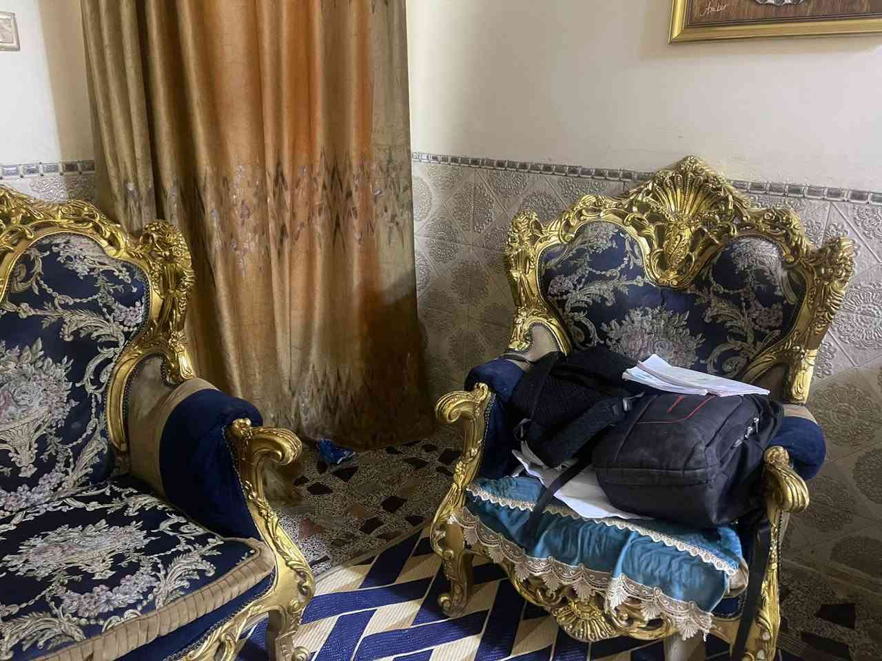 تخم مصري
زان مصري للبيع مكان الدورة 
***********
