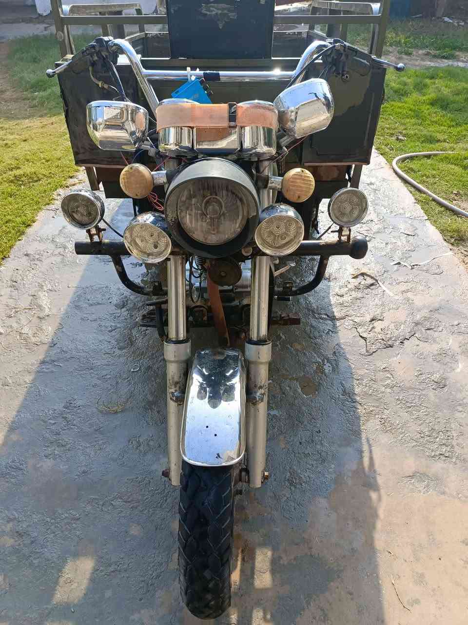 السلام عليكم ستوتة جمرة للبيع موديل 19 مكينة 25 أوراق اصولي ركبة مكفولة كهربائية  كلها شغالة السعر خاص ***********
