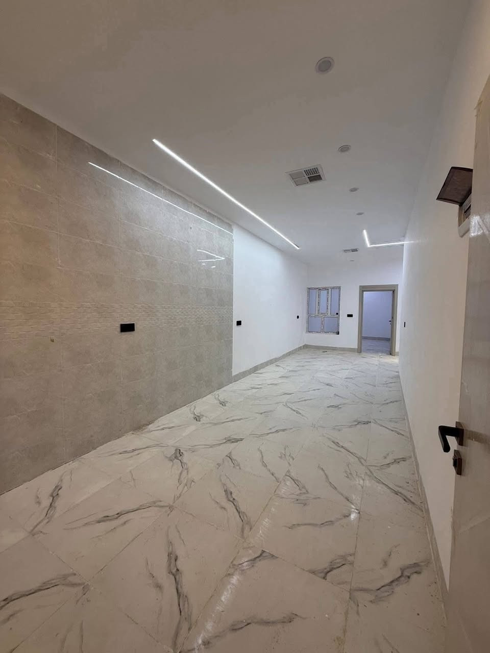 رقم الاعلان 2412
#دارللبيع 150م طابقين
فول مواصفات فول مغربي
بيع مستعجل جدا
كركوك بنجاعلي خلف بانزينخانة طاهر
#مكونات - طابق الاول (غرفتين نوم وهول ومطبخ وصحيات وكراج سيارة)
طابق ثاني (غرفة نوم مطبخ وهول واستقبال وصحيات)
سقف مغربي
نظام دكت
فول سيراميك
فرع تبليط
فول خدمات
فول مواصفات
 #سعر 59مليون و بي مجال
☎️*********** واتساب.
☎️*********** واتساب
#مكتب_ازاد_للعقار
