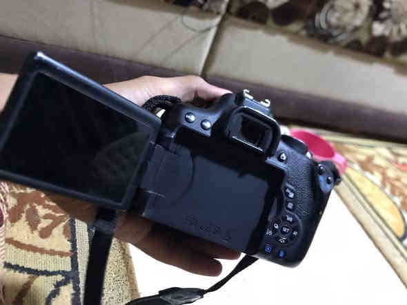 للبيع كامرا كانون 750D مع عدسه 18-55  …. السعر خاص للأستفسار مراسله الحساب او الاتصال ***********
