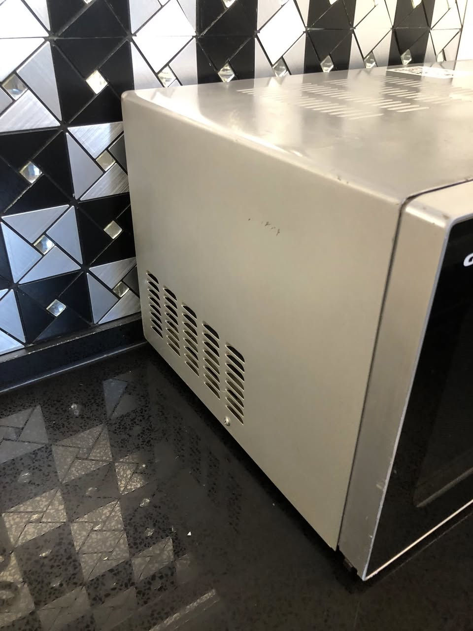 عندي مايكرو و اڤن اوربي مستعمل نظيف جدا ومكنسة شحن بالكارتون امزون اللبيع


**إذا كنت صاحب هذا الإعلان وتريد حذفه لأي سبب، رجاءا أرسل رسالة إلى الدعم الفني**