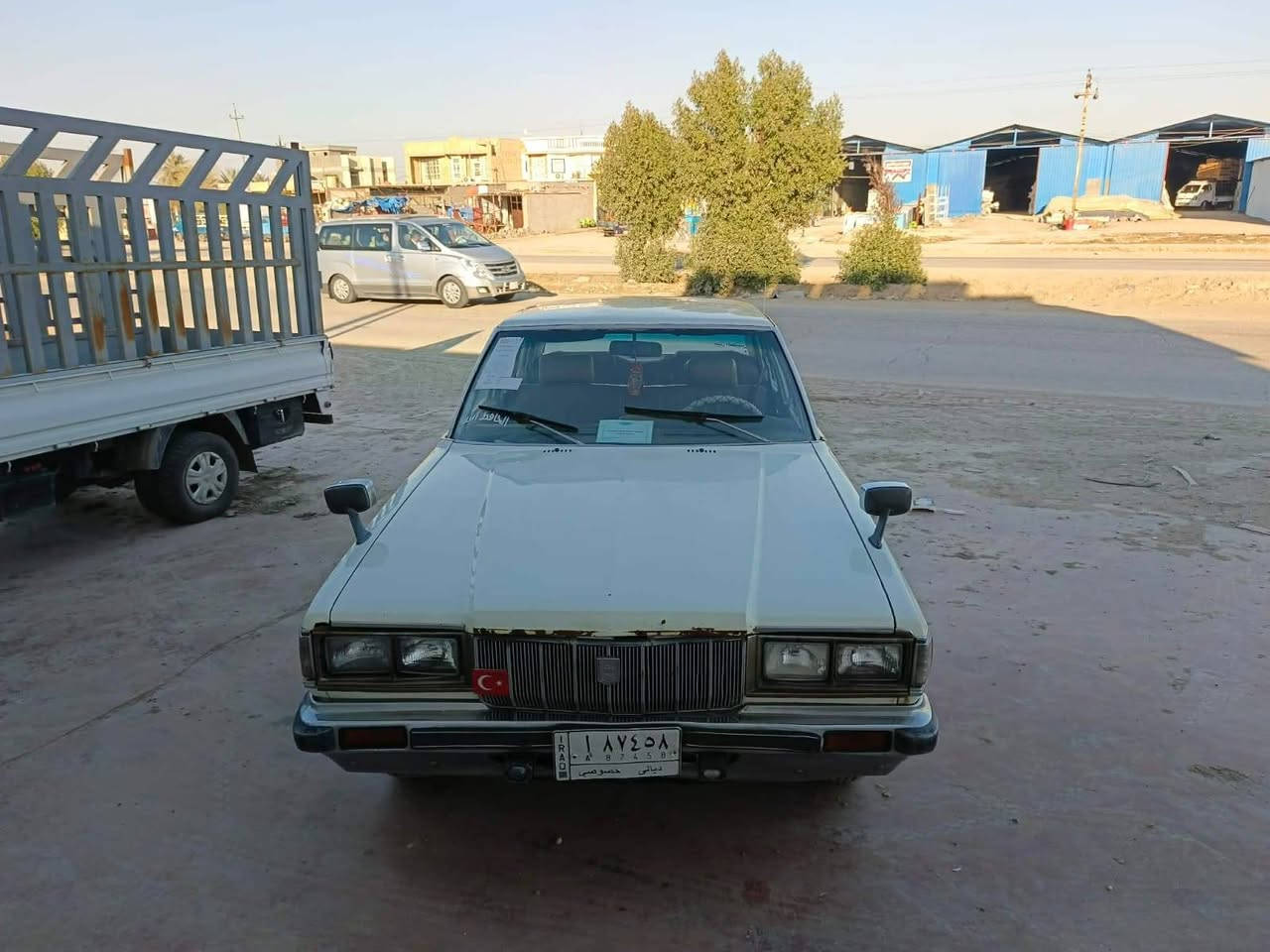 السلام عليكم كراون موديل 81 للبيع جاهزه سنويه لل 28 رقم الهاتف***********
