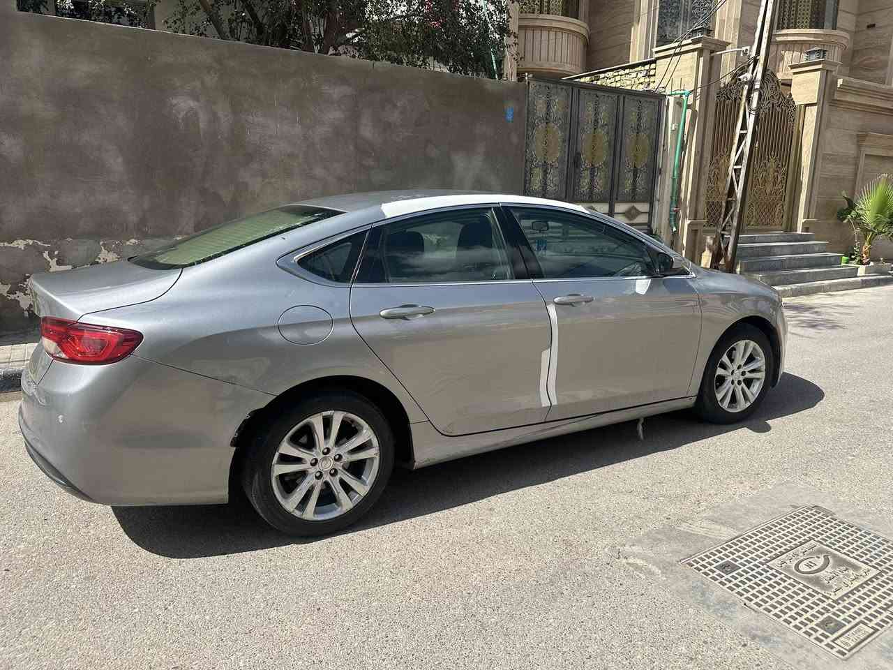 C200 موديل ٢٠١٥ باسمي سنويه لل ٢٠٣٠ كير مكينه تبريد كفاله ضربتها جاملغ وبنيد بدون دواخل وهنا بالعراق الباب مصبوغ  مكينه ٢٤٠٠ كير ماوس ٩ نمر تحكمات ستيرن ومثبت سرعه  متواجد واتساب ***********
