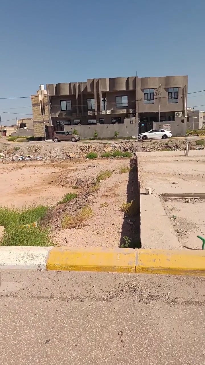 قطعة أرض ١٠٠ كربلاء عامود ١٤٧ مجمع السيده رقيه ***********
