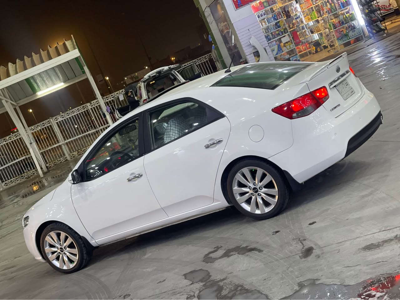 سيراتو مديل 2013 فول مواصفات عده بصمه فتحه شفتات فول كلش بيها صبغ مكانات أبيع بيها حزام  مكفوله من ضربه وتبديل مكينه 1600 جديده كلش سياره حلوه ومرتبه سعر 100 مجال قليل مكاني دور شرطه *********** شراي يتصل البصرة, العراق
