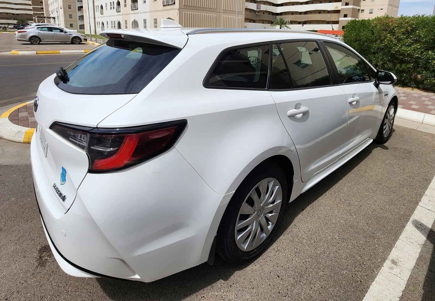 السلام عليكم
للبيع  
كورلا  ستيشن 2021 بغداد 
محرك 1.8 هايبرد 
•شاشة
•اوتو هولد 
•هاندبريك كهرباء
•رادار  
•فول تحكم ستيرن 
•لايتات زنون والبكلايت لد 
•جام كله اوتو و ينزل ويصعد  
•تبريد قطعتين 
السياره نظيفة جدا 
و جاهزه من كلشي  
•السياره بأسمي  
السياره ياباني وارد أوربي 
ضررها : بالمقدمة اللايت الأيمن وربع البنيد تعديل بدون تبديل 

صور الحادث مرفق بالمنشور 
اي أستفسار على الواتس اب 
او على الخاص

 ***********
