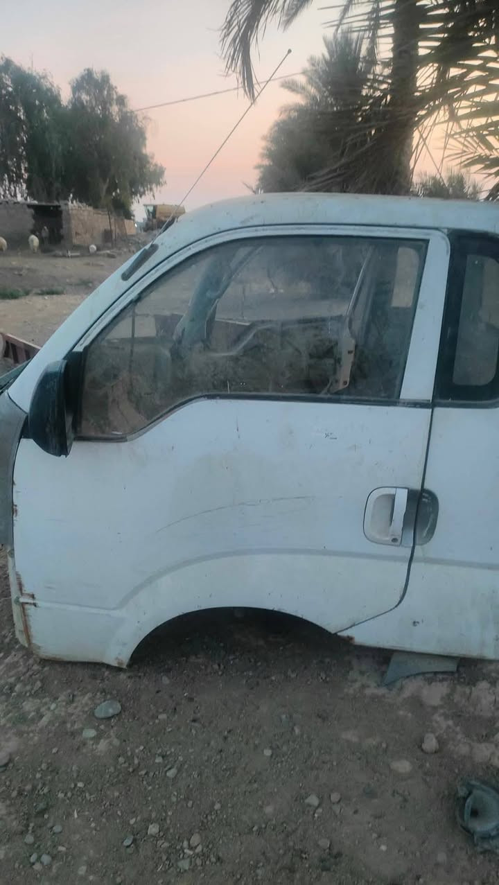 قماره للبيع
دشبولها وستيرن موجود
باب السايق كامل ما ناقصه شي
سعرها 500 وبيها مجال
مكاني مكيشيفه
***********
