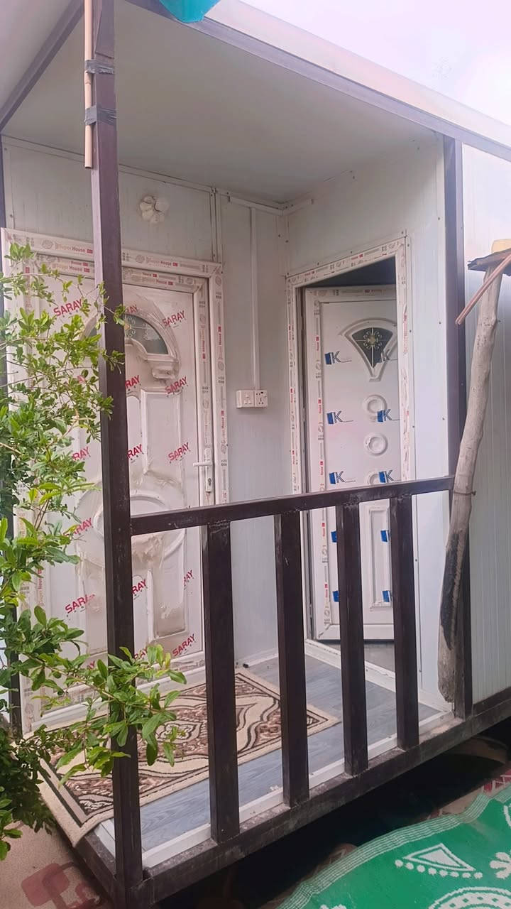 كرفان للبيع السعر مليون و ونص  وبي مجال المساحه اربعه هو ولصحيات ولعرض 3 هوه كدامك بصوره وتعال وشوف 
مكان سوق الشيوخ قرية النصر قرب مدرسة قانه
***********
