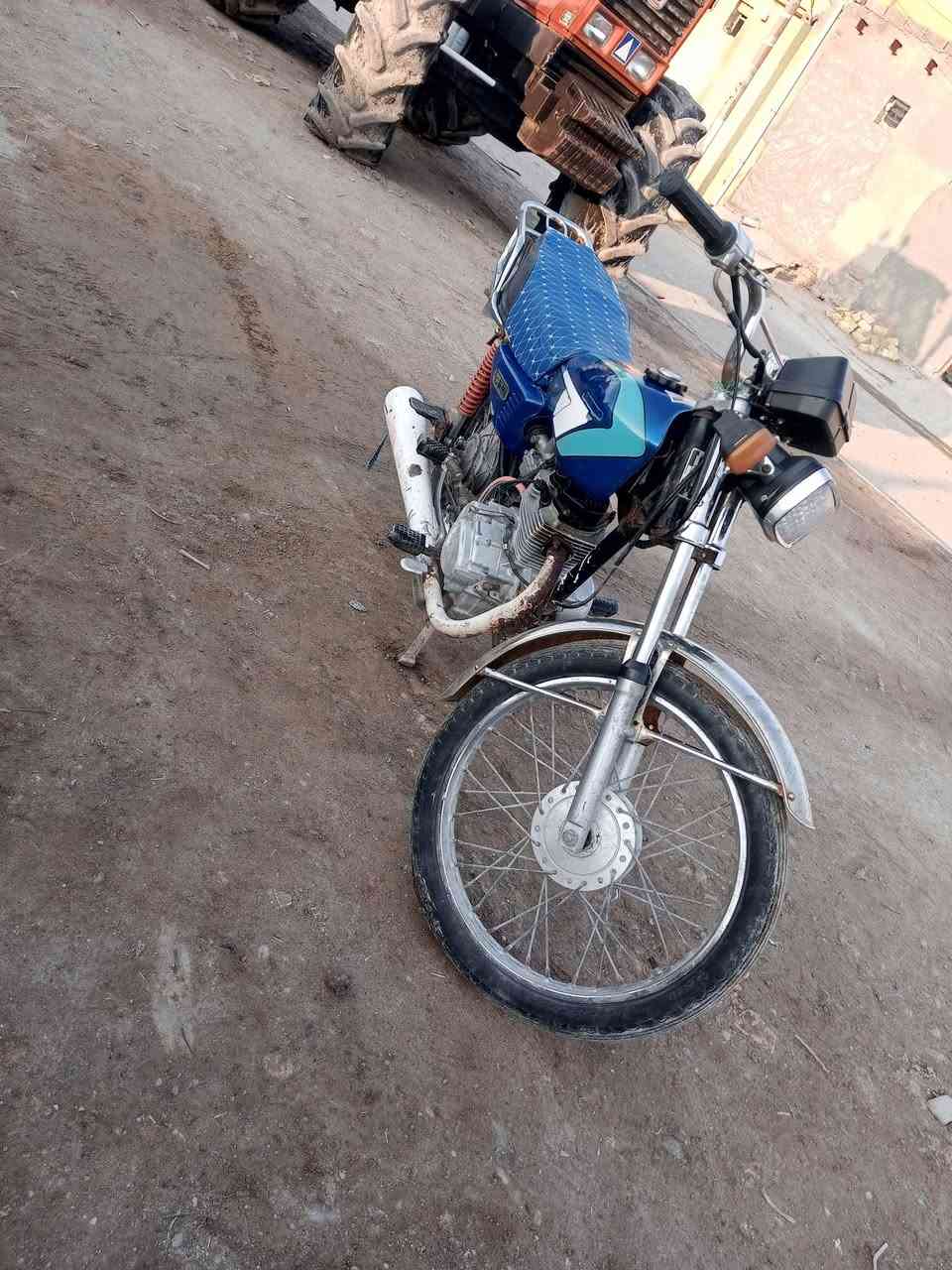 سلام عليكم دراجه البيع تايكر السعر 550وبيه مجال الطيبين المكان ميسان علي الغربي الرقم ***********
