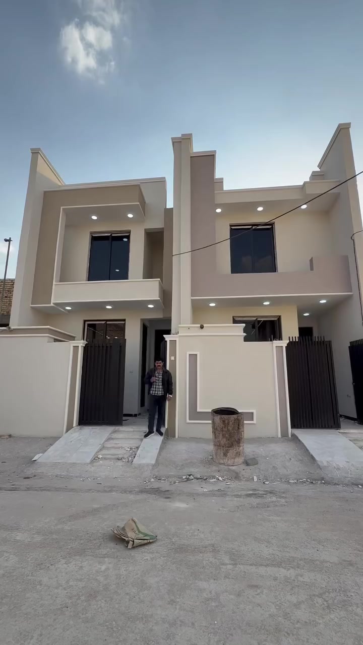 🏠دور عدد 2 للبيع  بناء حديث  في حي الزيتون 2026 استلام مباشر
المساحه 100متر واجهه 5 طابو زراعي سند 25

الطابق الأول 
غرفه نوم وصاله مع صحيات وكلدور كبير ومطبخ  ومجمع صحي  عدد2 
الطابق الثاني غرفه نوم كبيره وصحيات

للأستفسار الاتصال 
 علي حسين *********** 
ياسر الكعبي ***********

او مراجعة مكتب ورق الزيتون  للعقار
الفرع الاول نادر الثانيه شارع عفتان حي الزيتون 
الفرع الثاني نادر الثانيه شارع الكشك ركن مجمع المدارس
