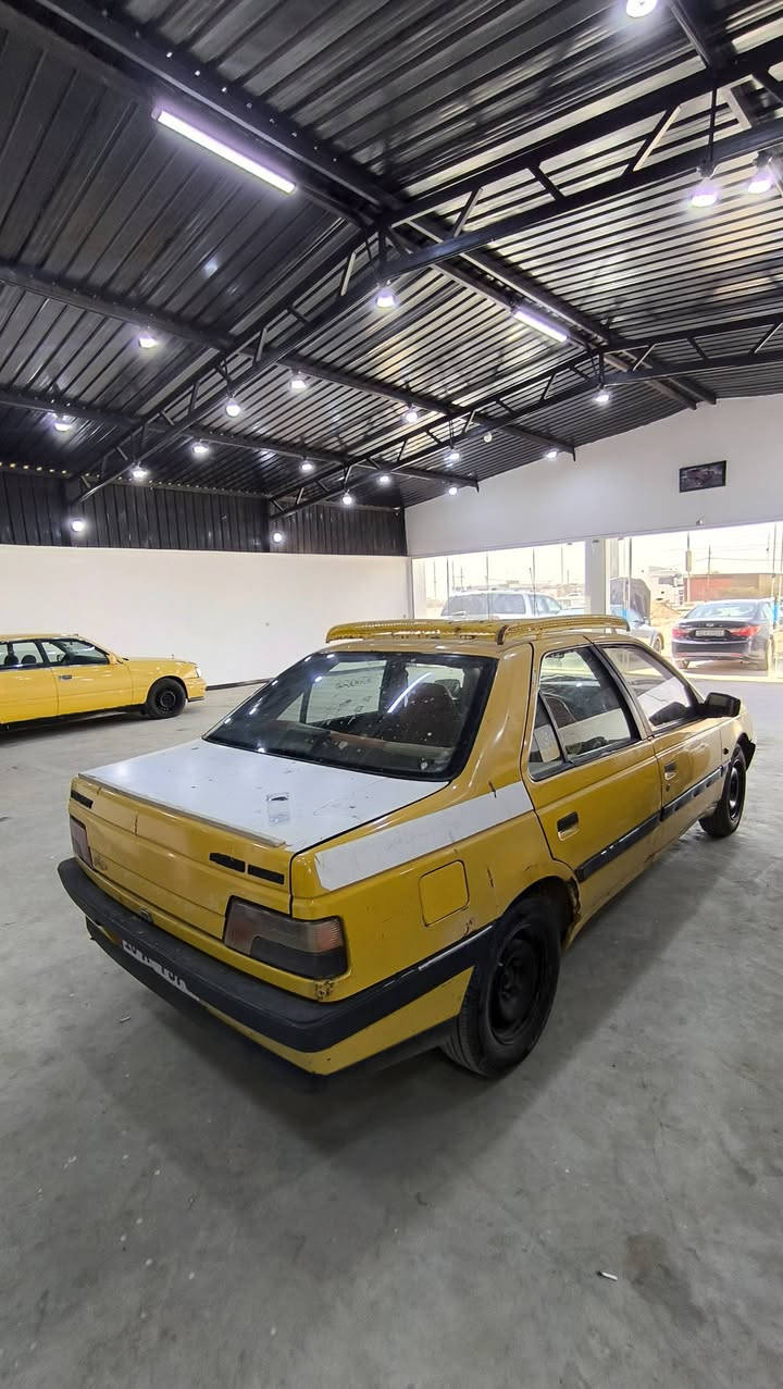 تحيه طيبه احبتي 
بيجو GLX
2013
رقم قادسيه دولي بأسمي 
سنويه لل31
سياره حلوه وجاهزه بمعنى الكلمه 
كير ومحرك بالصندوگ 
حداديه وتخم تاير بحاله جيده جدا 
كهربائيات كلها شغاله 
تبريد شغال 
مصفره هيئه وغرامات للشهر ال4 
تحويل بنفس اليوم 
مكان سياره بابل الكفل 
***********
