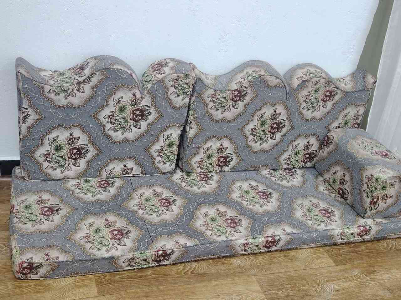 السلام عليكم. البيع كعده ملكي نضيف البيع 250الف البصره
***********
