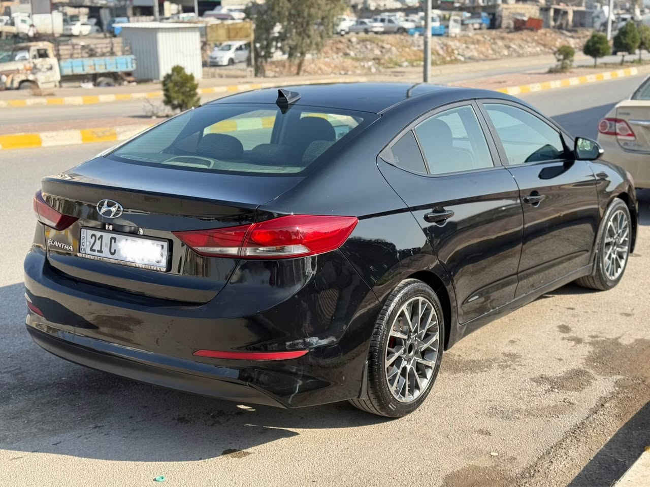 هۆندا ئەلەنترا 2017 
گێڕو مەکینە بەشەرت
بێ بۆیاخ بەشەرت بێ سارد كلين  
گێڕ عادیو تۆماتیک  
سەنەوی تا 2030 تازەیە 
مواسەفات فول( بەسمە وسوکان ڤۆلیۆن حاسەو رادار کوشن هیتەر و سوکان هیتەر Draiv mode تراکشن .هتد
١٢٥$کەمێک معامەلە 
***********
***********
هوندا النترا ٢٠١٧
كير محرك بشرط
سنوية جديد2030
شرط تحويل و وكاله
بدون صبغ بدون ضربة بدون بارد كلين
مؤسفات فول فول 
سعر١٢٥$بي مجال
***********
*********** السليمانية, العراق
