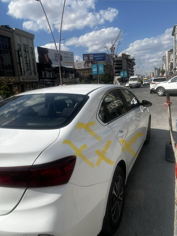 السلام عليكم ….كيا سيراتو خليجي موديل 2024  محرك 2000 كير AT ضمان الشركه الدوليه فول مواصفات 
ماشيه 31 الف 
ويل كب 
فتحه سلايت 
حساسات خلفيه 
شاشه 
مري شفط 
ثلاث أوامر قياده 
السياره بحاله الوكاله برغي واحد ممفتوح بيها 
بيها جاملغ خلفي وباب مبدل والجهه الثانيه ربع جاملغ خلفي مكان السياره بغداد 
***********
