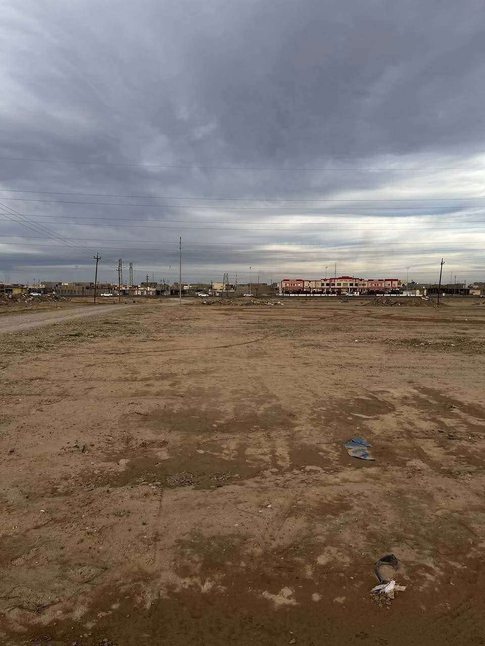 السلام عليكم اخوان متوفر قطع اراضي في منطقه الصافيه مقابل الشهامه جنس الارض زراعي كافه المساحات متوفره من 250لل دونم والاسعار جدا مناسبه واصل مي وكهرباء

لل استفسار الاتصال بل رقم ***********متوفر عل واتساب
