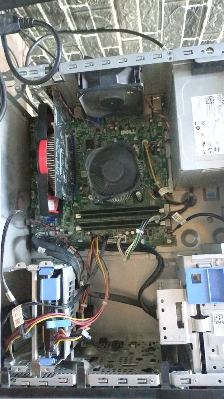 السعر 225
ملحقات كامله
شاشة hp
كارت شاشة GT 740
هارد hdd 500
هارد ssd 128
ماوس لوجتك 502
كيبورد ريدراكون كيمنك
RAM Ddr3
10 كيكا

مع هديه
 كاميرا ويب تصوير
ومع يو بي اس maxma 1200

كل هذا ب225 الف

مكاني بغداد الكريعات

كلشي شغال ومستعجل عالبيع
واتساب موجود
***********
