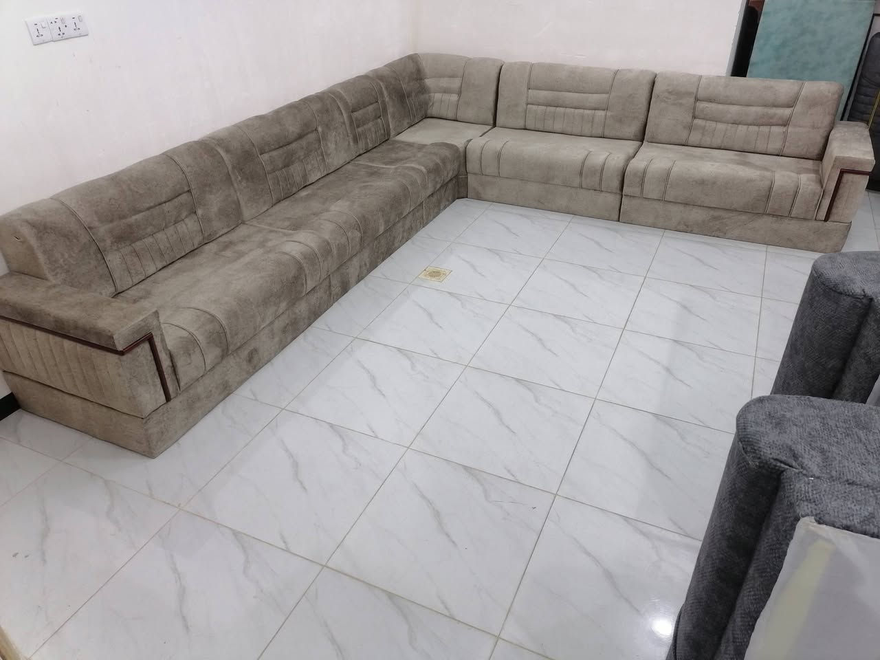 ديوان جوكر 6 قطع 7 متر بلوك اسود 15ملم الاسفنج 10cm
#عنوان كوت زين القوس شارع المله ***********

متوفر توصيل بعد المقابله 🚛

تابع صفحه يوصلك نشر معرض بركات ام البنين
