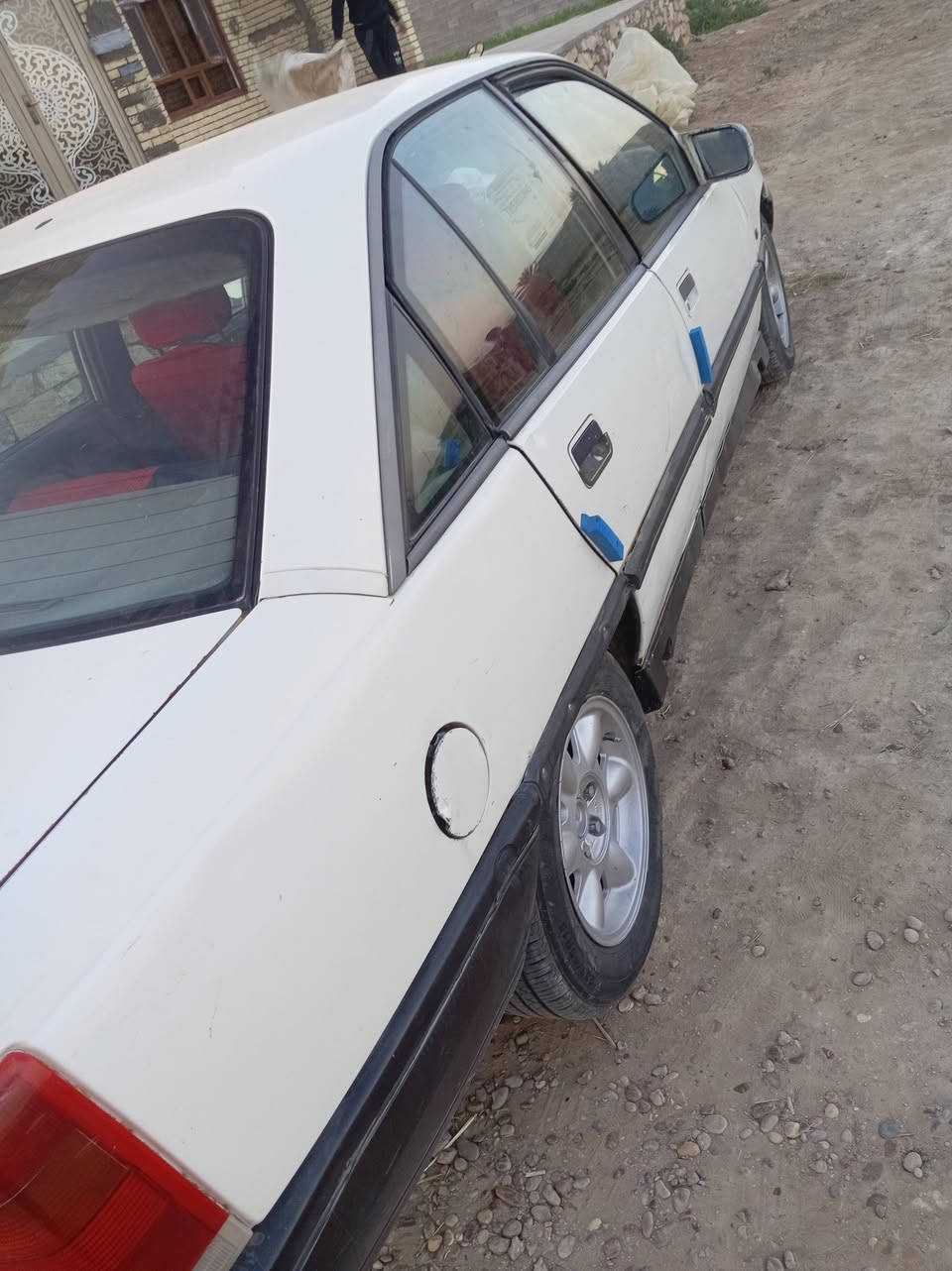 سلام عليكم اوبل اوميكا موديل 91 كير اوتوماتيك محرك كير بشرط محرك مجفت جديد  سنويه لل 2031 تحويل  ثاني يوم  مشروع وطني  سعر 28وبي مجال مكان الانبار  ***********
