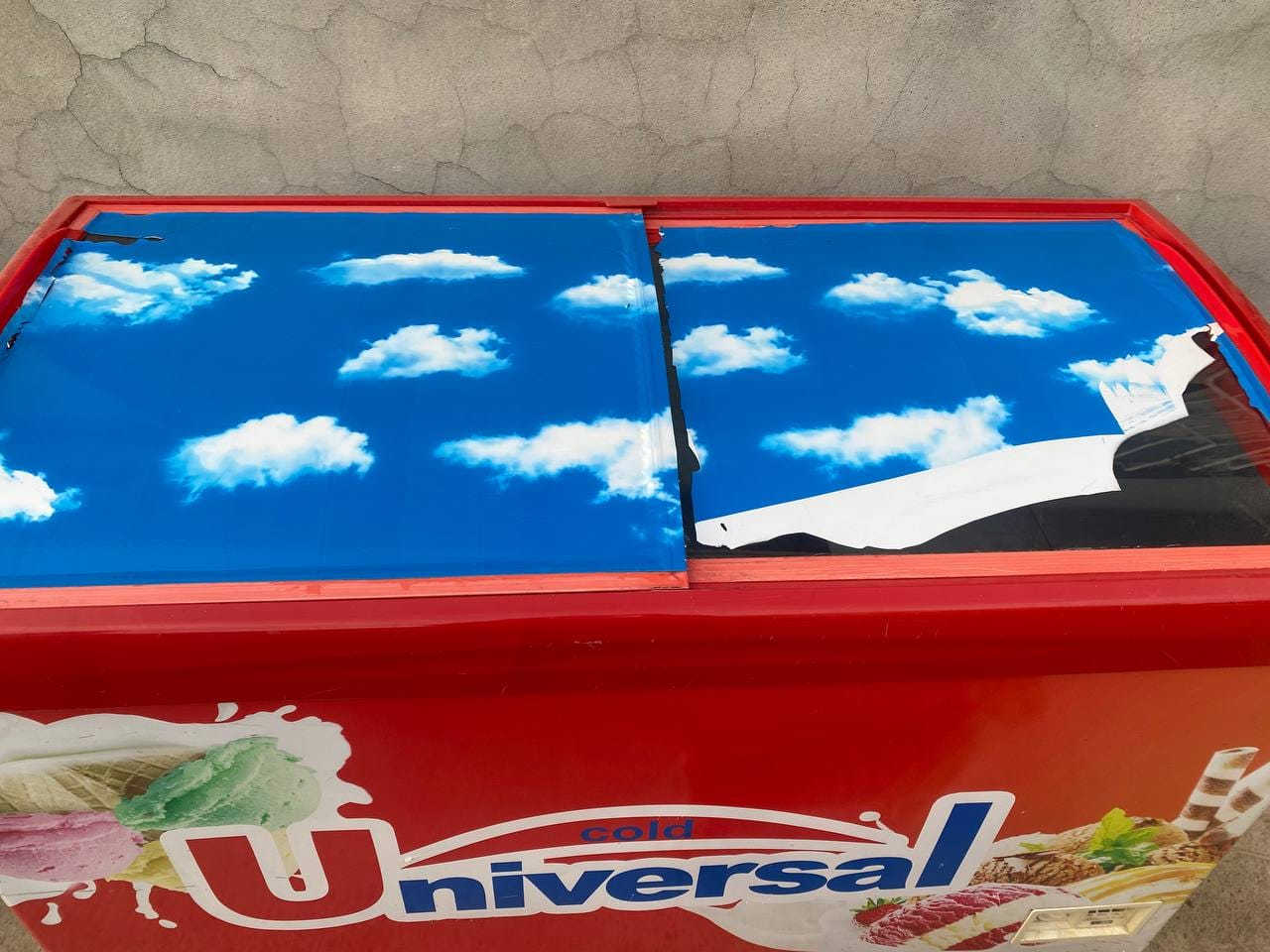 السلام عليكم
مجمدة عارضة للبيع للإستفسارالاتصال على هذا الرقم 
***********
