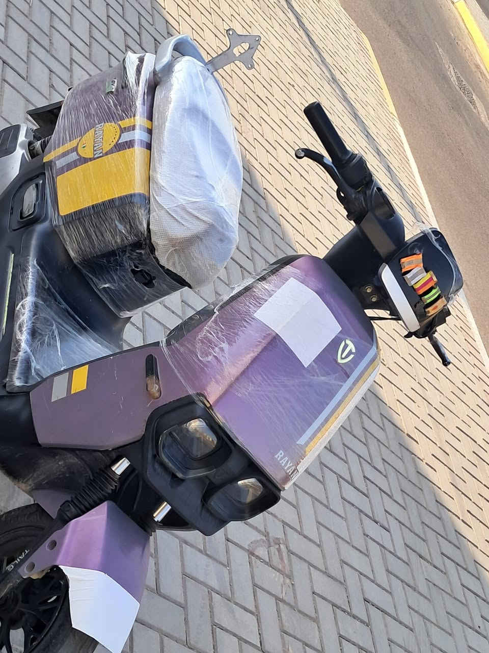 سلام عليكم دراجه نوع ريان ست بطاريات  جديده تمشيك 50 k متر  سؤيجين بصمتين ملحقاتها
جاهزه م سعر600بيهه مجال العنوان البياع حي الجهاد  *********** نتصال فقط
