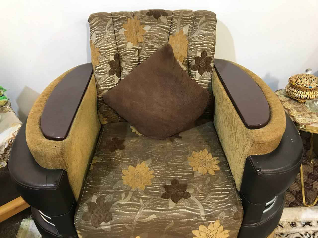 سلام عليكم قنفات للبيع مستعمل اريد 400 الف وبي مجال للمراسلة على هذه الرقم *********** واتساب Singapore
